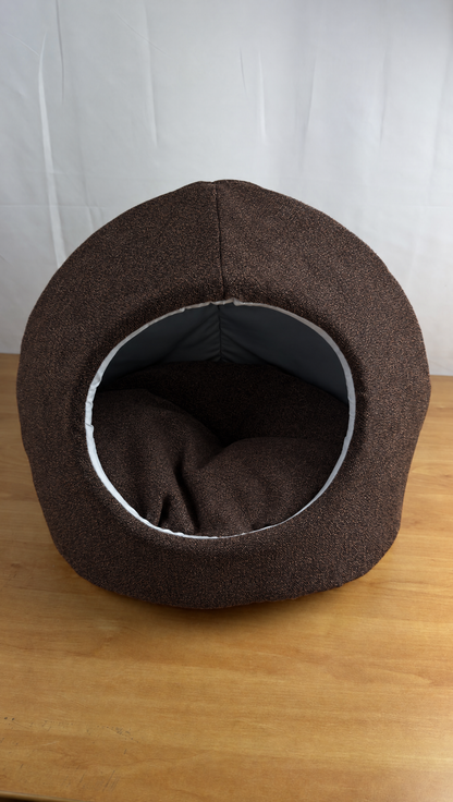 Igloo marrone testa di moro, vista frontale